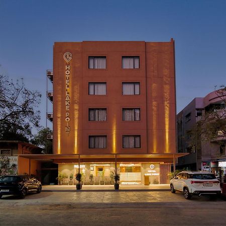 Hotel Lake Point Ahmedabad Exterior foto