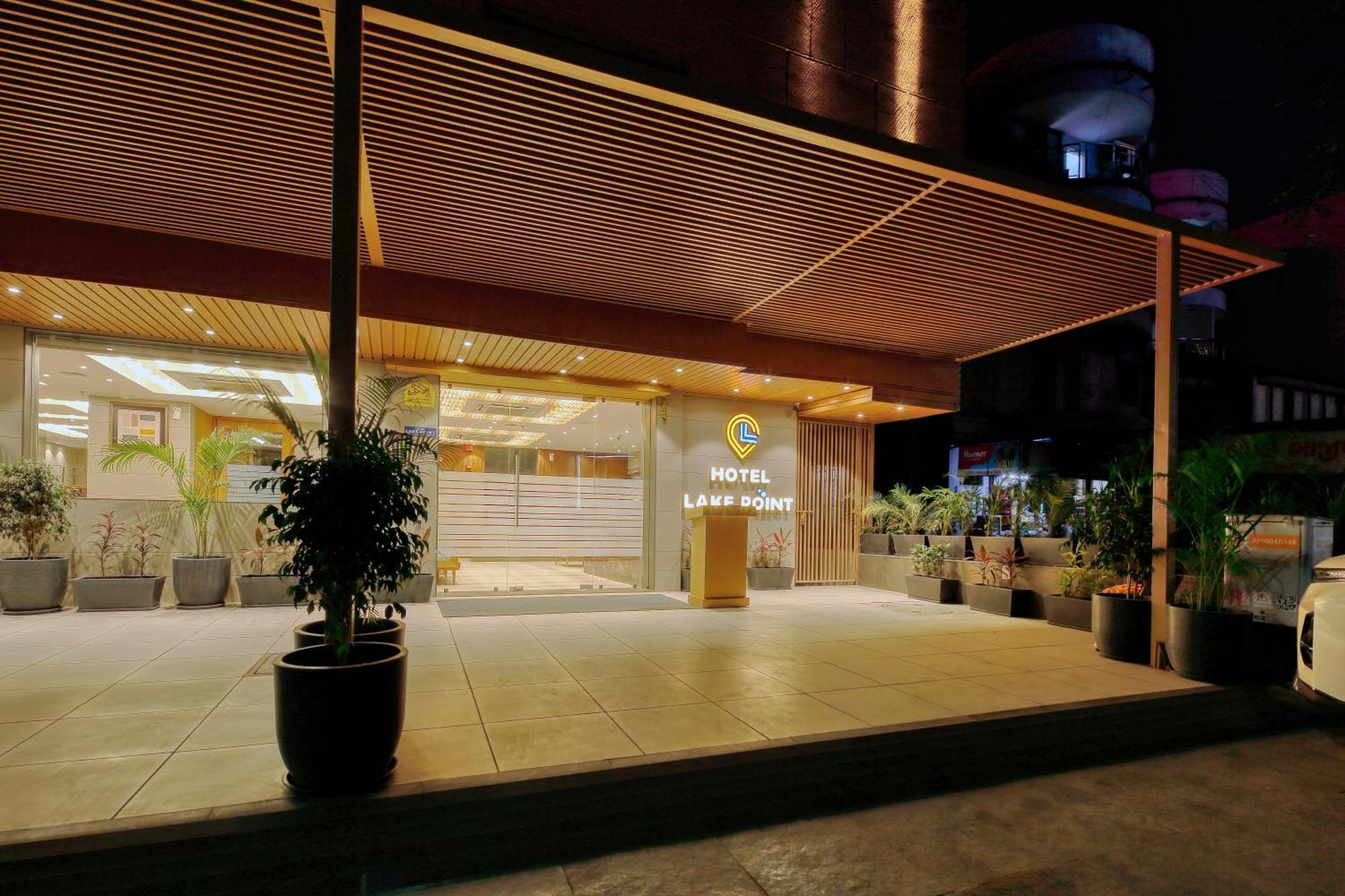 Hotel Lake Point Ahmedabad Exterior foto