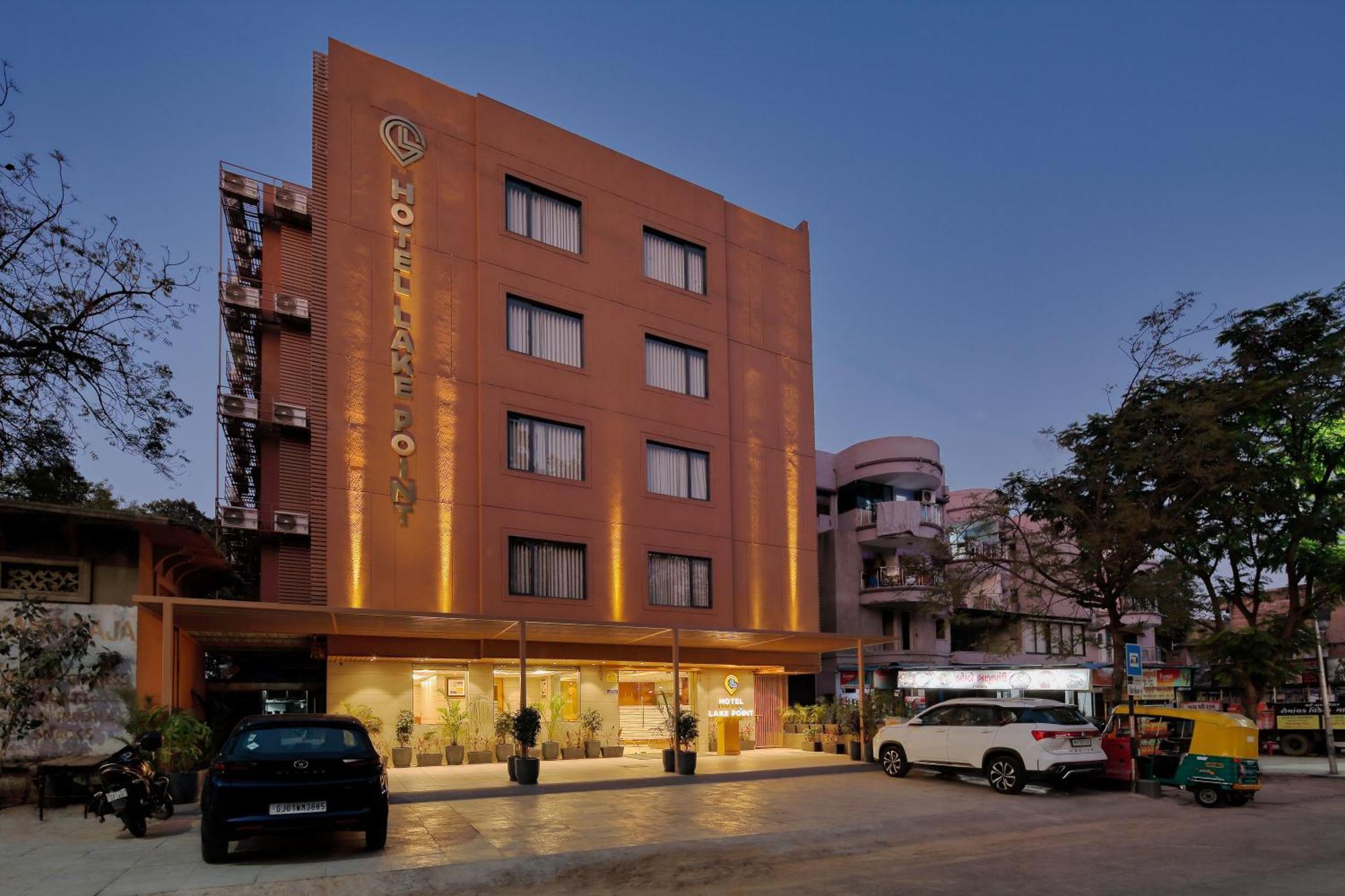 Hotel Lake Point Ahmedabad Exterior foto