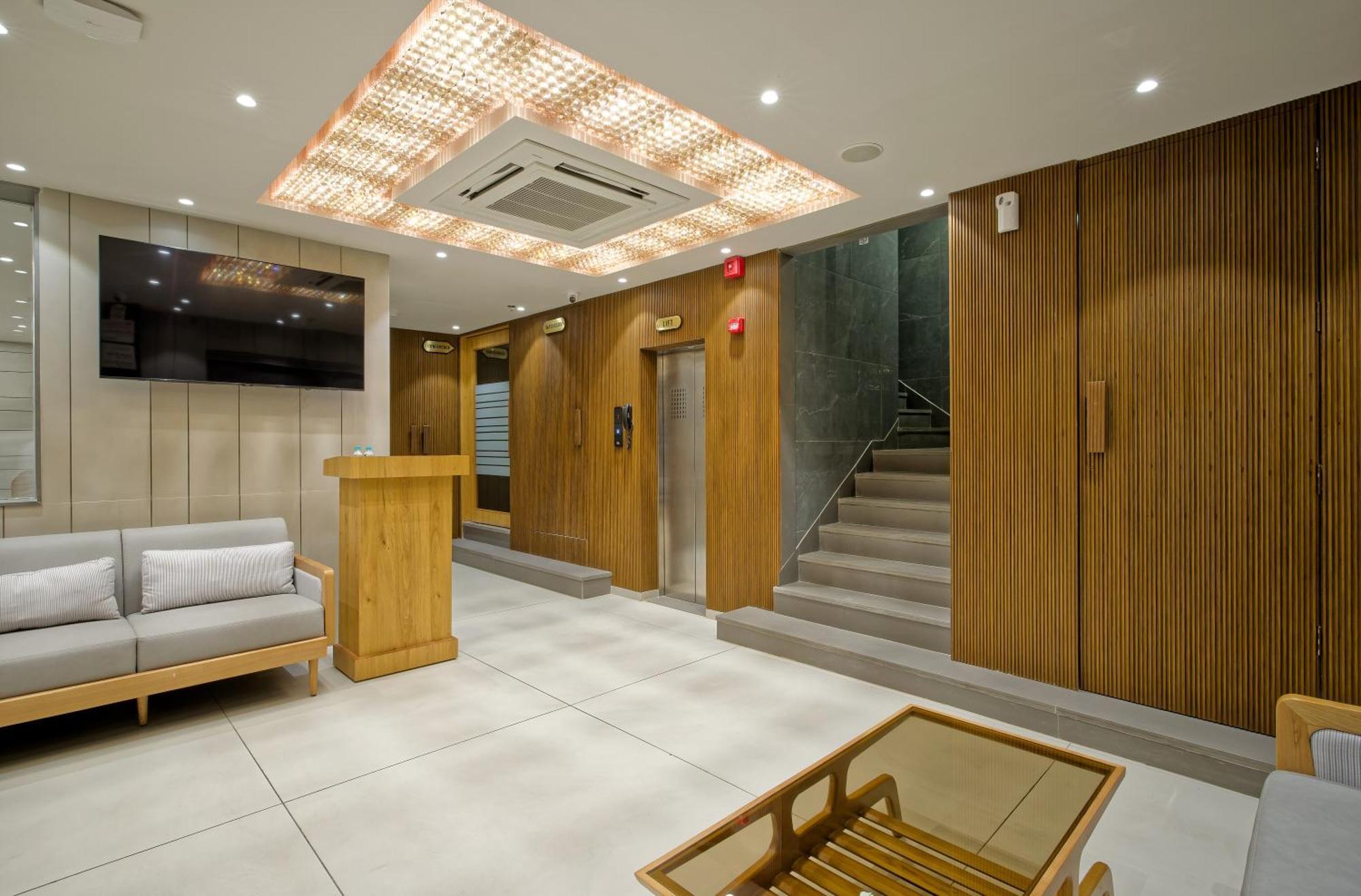 Hotel Lake Point Ahmedabad Exterior foto