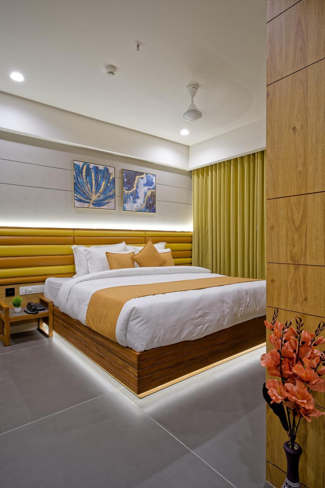 Hotel Lake Point Ahmedabad Exterior foto