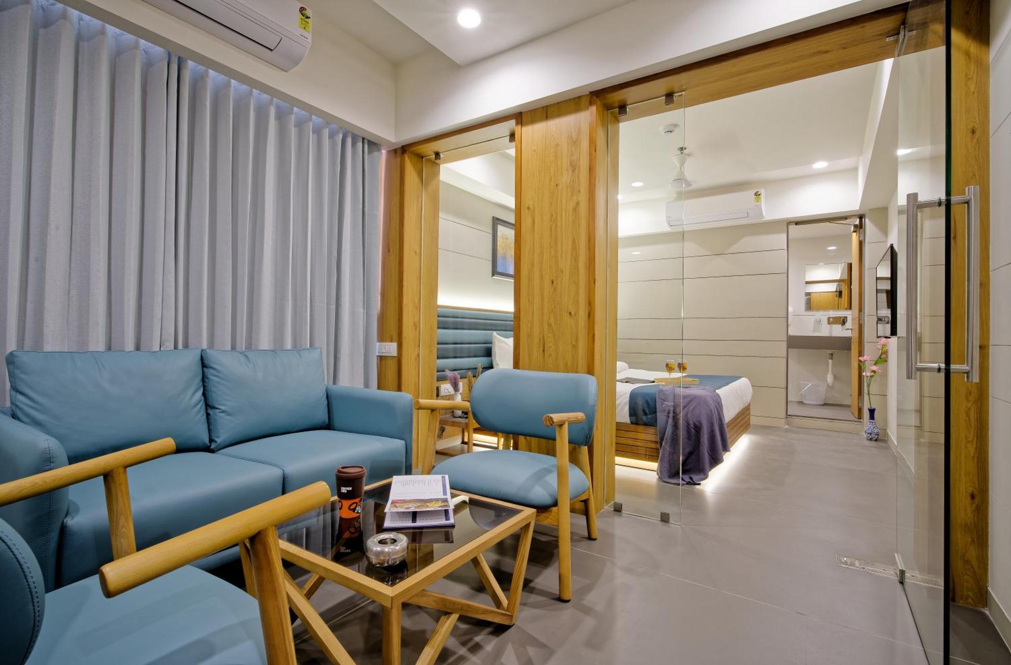 Hotel Lake Point Ahmedabad Exterior foto